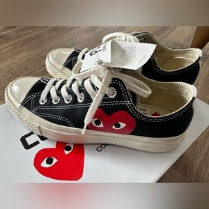 Comme Des Garcons PLAY converse unisex sneakers